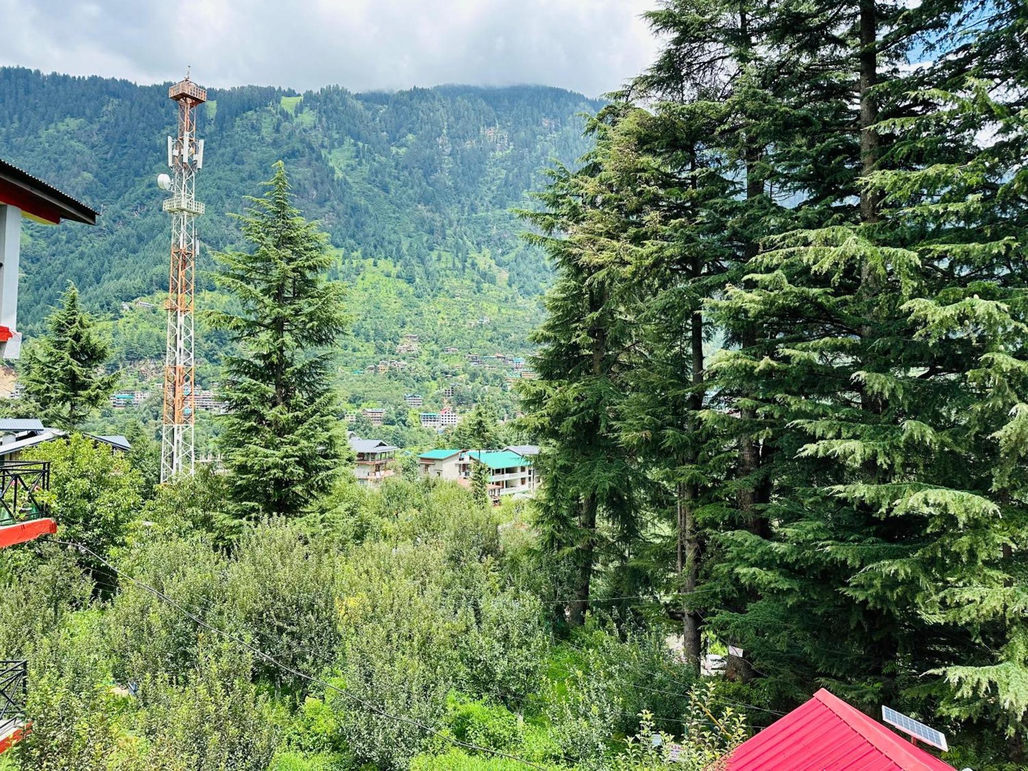 Red House Cafe Hotel Manali  Exterior photo