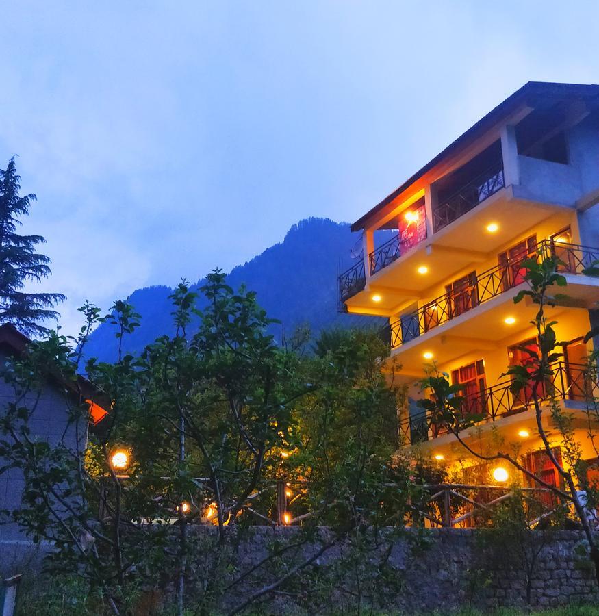 Red House Cafe Hotel Manali  Exterior photo