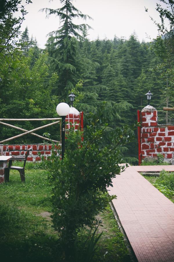 Red House Cafe Hotel Manali  Exterior photo