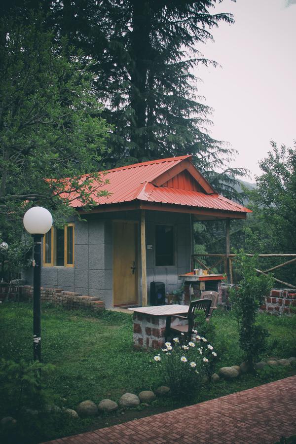 Red House Cafe Hotel Manali  Exterior photo