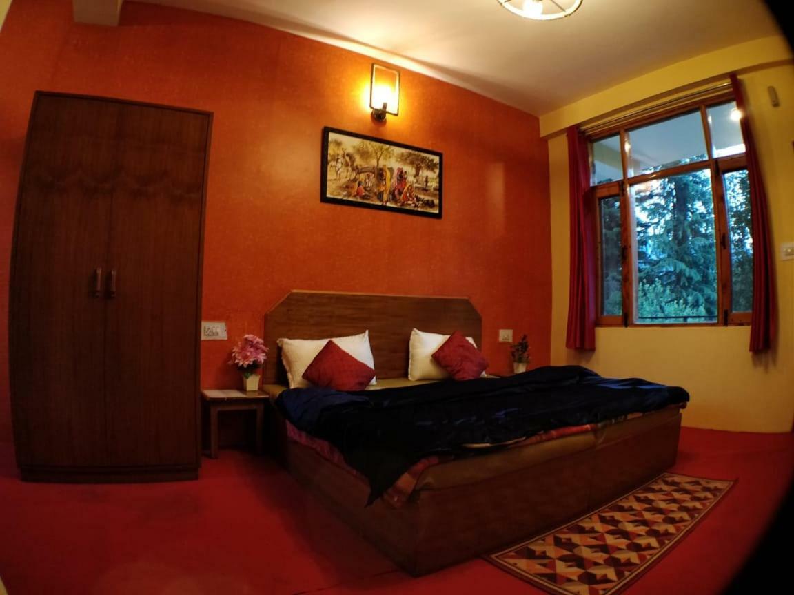 Red House Cafe Hotel Manali  Exterior photo